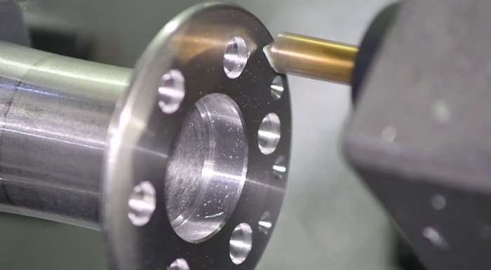 machining part with tight tolerances