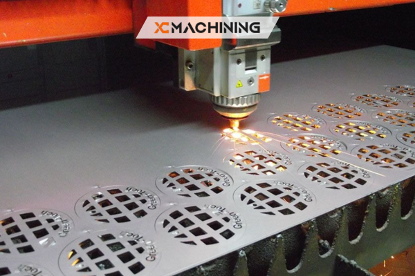 Découpe au laser de l'acier inoxydable